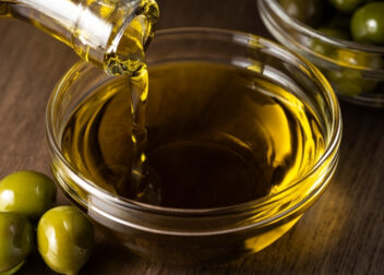 Ayurvedic First-Aid Oil Every Home Needs - Murivenna
