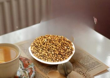 Dhanyaka Hima coriander seed cold infusion in a cup